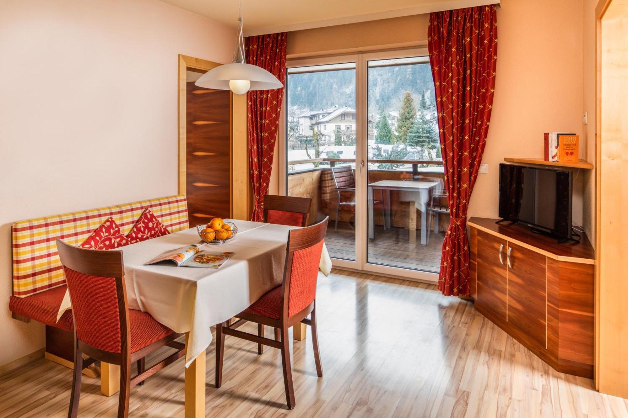 Apparthaus & Chalets Hofer Zell am Ziller Extérieur photo
